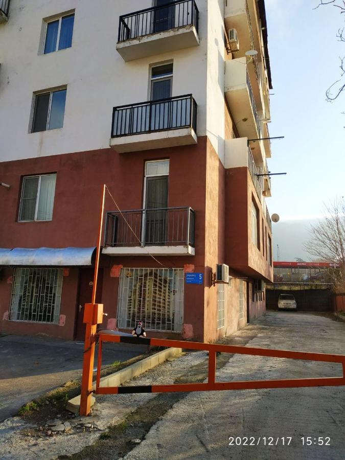 Apartment Sandra Тбілісі Екстер'єр фото